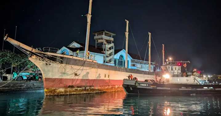 Fury as historic Clyde ship deliberately sunk off coast of Hawaii
