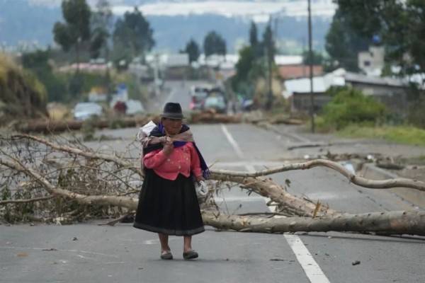 Declara Ecuador estado de excepción por protestas indígenas