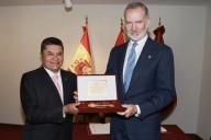 X CILE: Felipe VI de España recibe las llaves de la ciudad de Arequipa