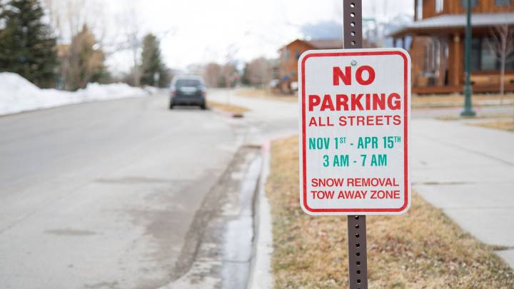 Town, County remind residents to clear sidewalks before winter snow removal