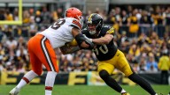 Browns offensive lineman leaves game for possible concussion