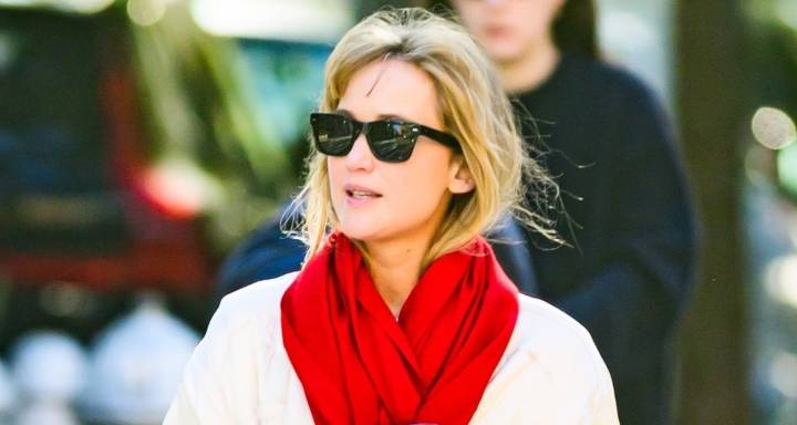 Jennifer Lawrence Bundles Up for Morning Walk in NYC | Jennifer Lawrence 