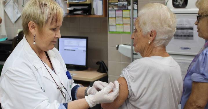 Arranca la campaña de vacunación frente a la gripe y la COVID-19 para toda la población Castilla y León