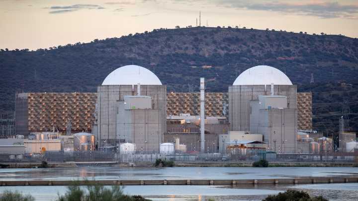 Las eléctricas piden alargar la vida útil de Almaraz hasta junio de 2030