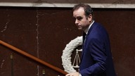 Primer ministro francés, Sébastien Lecornu, sobrevive a dos mociones de censura tras proponer la suspensión de impopular reforma pensional hasta 2028