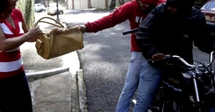 Vecinos de Chamical preocupados por una seguidilla de arrebatos en moto