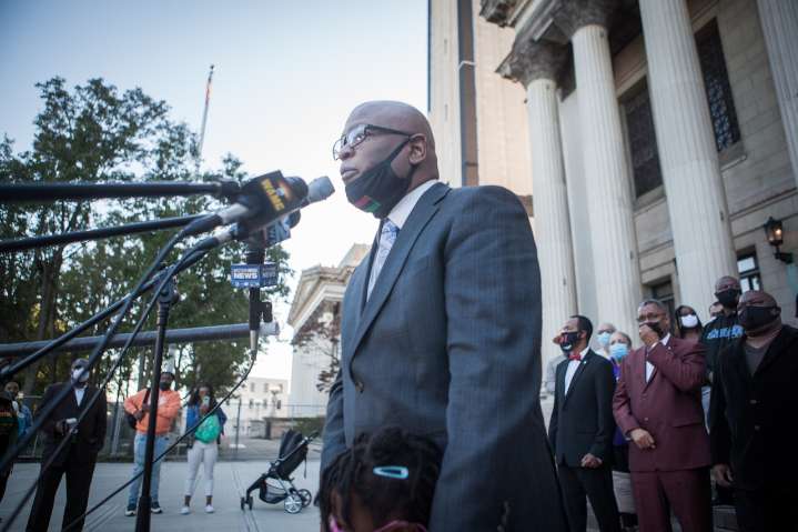 Darryl Moss’ wrongful firing trial nears end with Springfield mayor on the stand