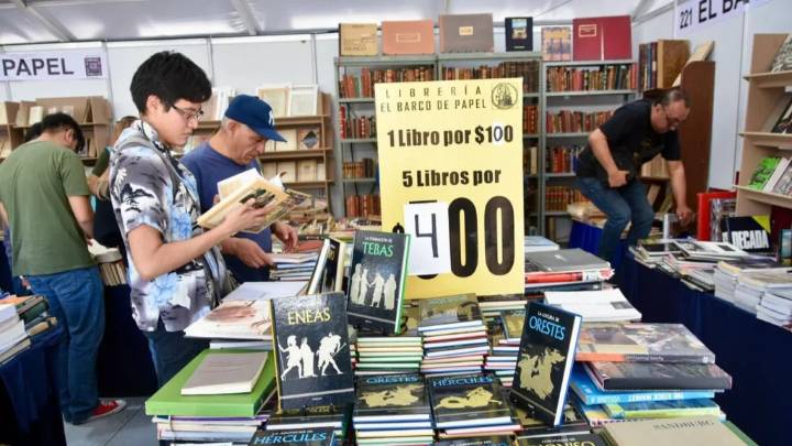 Feria Internacional del libro del Zócalo reúne más de 1 millón de asistentes