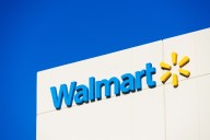 2 wounded in shooting during dispute at Illinois Walmart