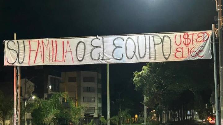 “Su familia o el equipo”: amenazaron a los directivos del Deportivo Pereira con pancartas colgadas en calles de la ciudad
