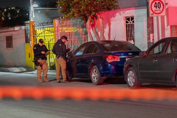 Atacan a balazos a un joven de 19 años al salir a pagar un carro que había comprado
