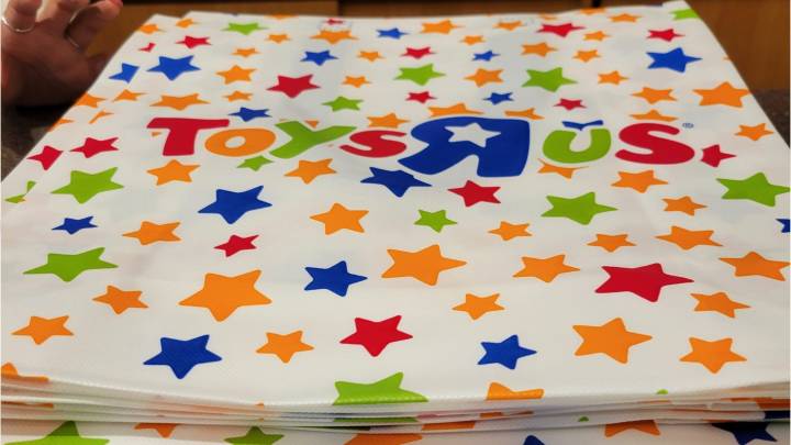 Toys "R" Us is back just in time for the holidays