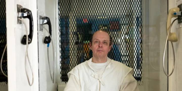 Texas court blocks execution of death row inmate Robert Roberson