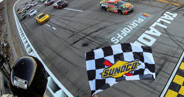 Chase Briscoe snags overtime victory at YellaWood 500