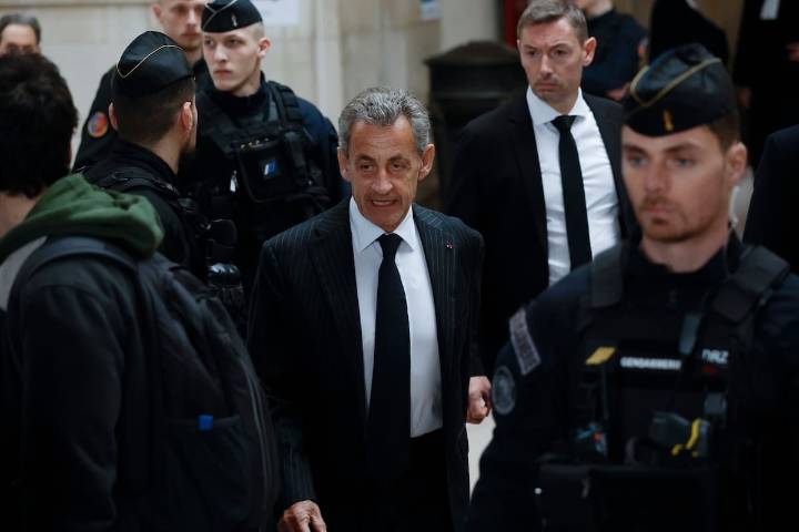Expresidente francés Sarkozy ingresará a la cárcel el 21 de octubre