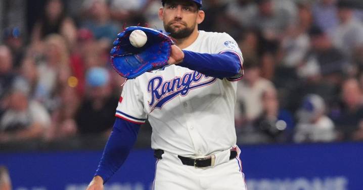 Texas Rangers pitcher Nathan Eovaldi recovering from surgery for sports hernia