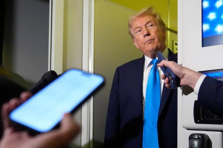 Trump abre la puerta para reunirse con Kim Jong Un durante su paso por Asia