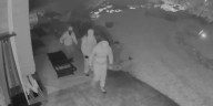 Deputies searching for burglary suspects in Douglas County