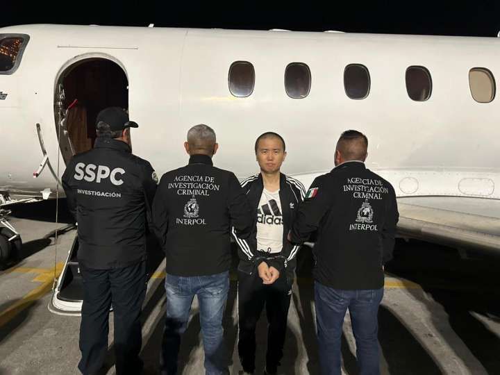 México entrega a EE.UU. a traficante Zhi Dong Zhang, extraditado desde Cuba