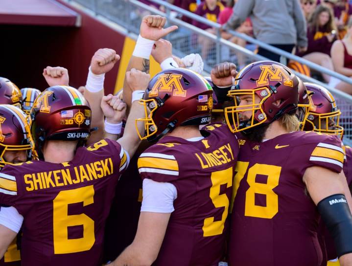 Gophers football: Big Michigan linebacker flips from Central Florida