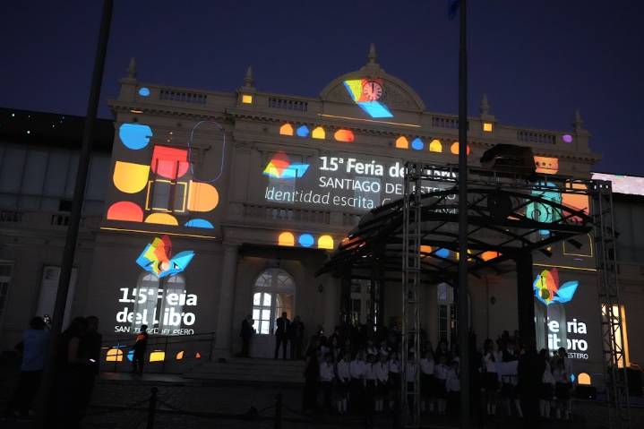 Una feria con cielo propio