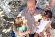 “Demasiado tranquilo”. Tiene 85, se fue a Nueva Zelanda por sus hijos y cree que muchos argentinos no lo soportarían