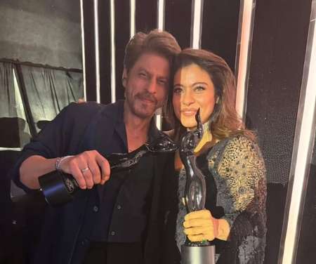 Filmfare 2025: SRK, Kajol’s nostalgic act melts hearts on stage