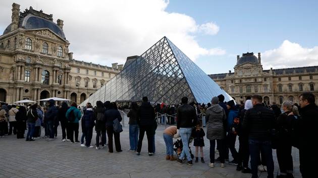 Deadline nears for charging 2 suspects as lawmaker rips Louvre security