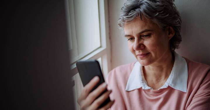 Universal Credit claimants who miss this one phone call could face sanctions