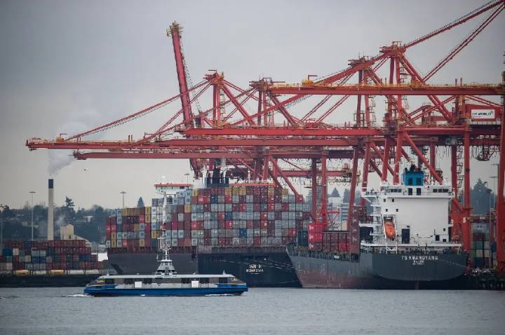 Farm groups ask federal government to create export sales reporting program