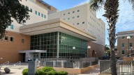 Bradenton man found incompetent after stabbing brother’s girlfriend