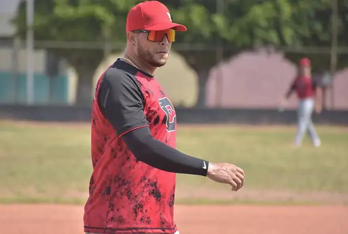 Retiro del béisbol: Carlos Rivero deja huellas como bateador versátil