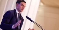 El lehendakari avisa a Feijóo de que "alejarse de la moderación" lo aleja de la Moncloa: "La ansiedad es mala consejera"