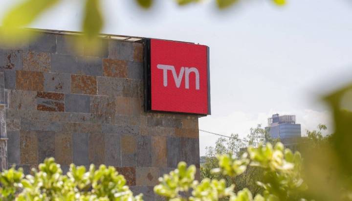 ¡Remezón en TVN! Confirma la salida de querida animadora en medio de cambios en el canal