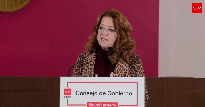 El llamativo repaso de la consejera de Sanidad a un periodista de El País que preguntaba por su trayectoria