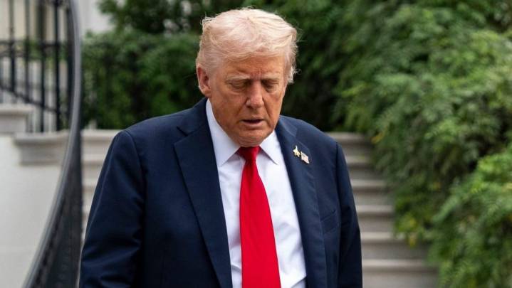 Trump directs his administration to approve controversial mine road in Alaska