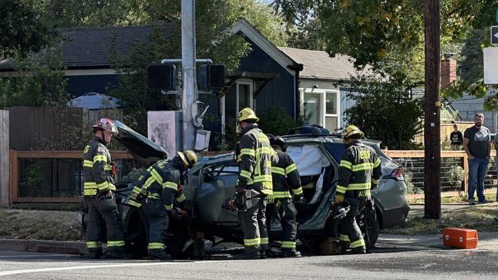 1 hospitalized with life-threatening injuries after car crash in Eugene
