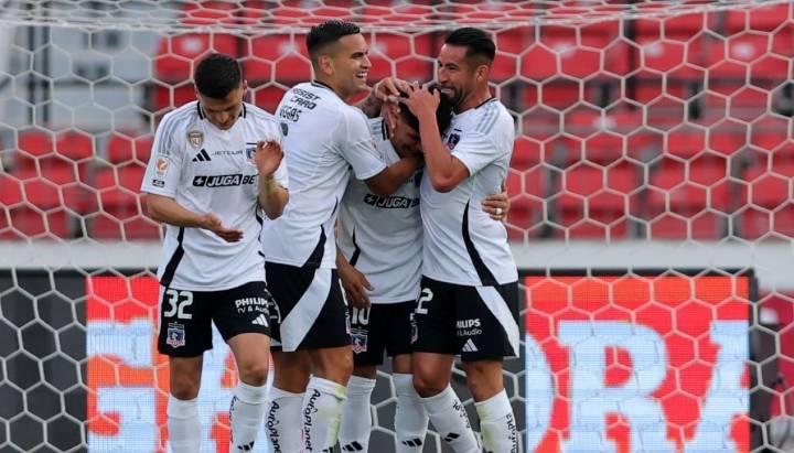 "Es un burro malísimo": el "apuntado" de los hinchas en victoria parcial de Colo Colo
