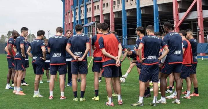 Moretti prometió pagarle al plantel de San Lorenzo tras la amenaza de no entrenarse