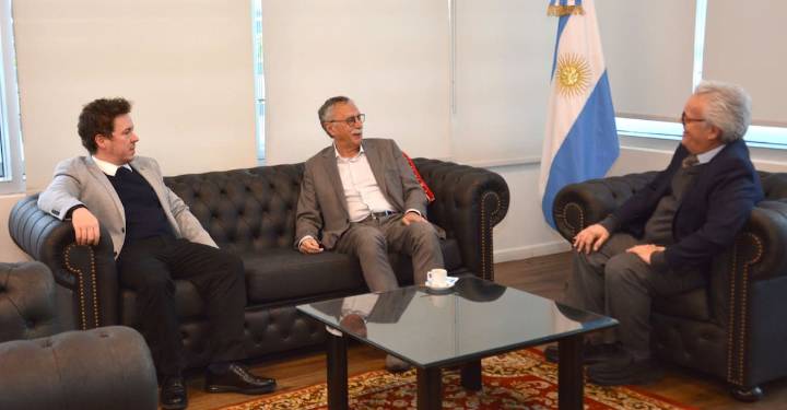 Negocios incompatibles. Investigan a un funcionario de Salud por otro contrato sospechoso en una obra social intervenida