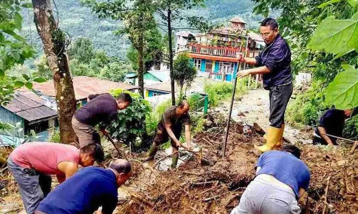 Darjeeling death toll rises to 23; survivor begin to rebuild as rain threat continues