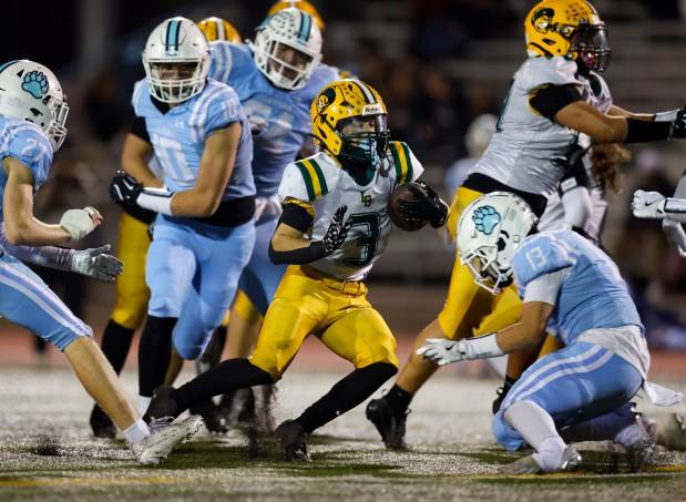 High school football in pictures: Highlights captured from Week 9, 2025