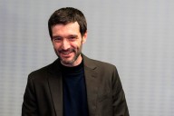 La ley con la reforma de la atención a la clientela en catalán supera un nuevo trámite en el Congreso