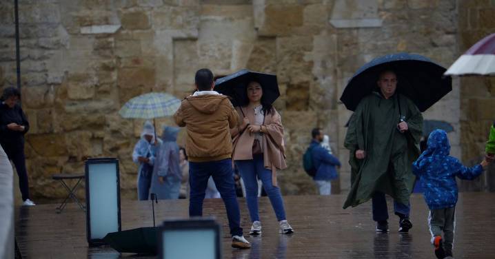 Las imágenes de Córdoba capital, en aviso naranja por lluvia intensa y fuertes rachas de viento