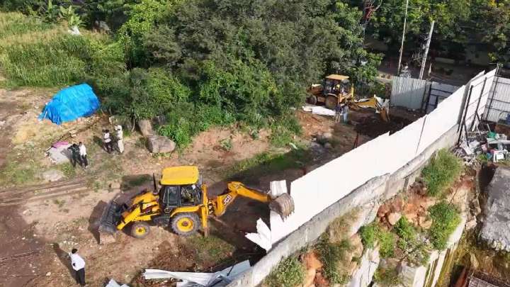 Hydraa clears Rs 750 crore land encroachment in Banjara Hills