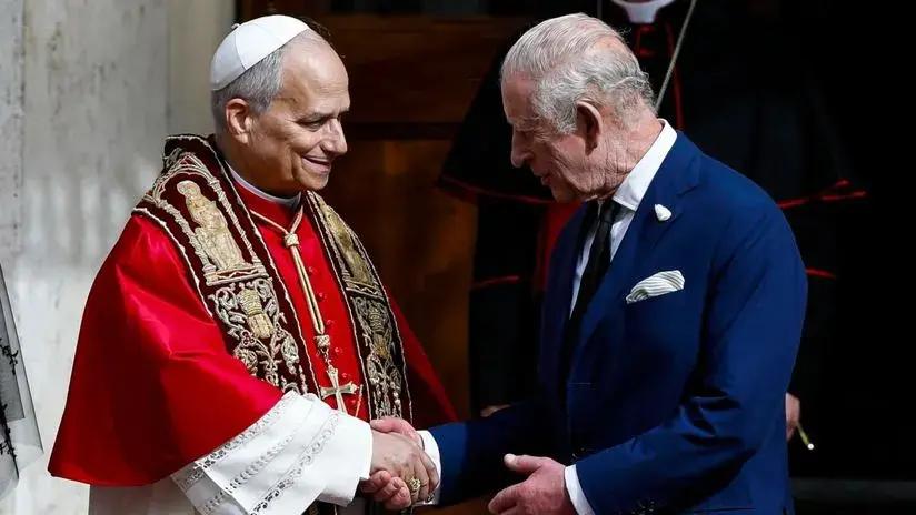 León XIV y Carlos III protagonizan en el Vaticano un rezo histórico por la unidad cristiana