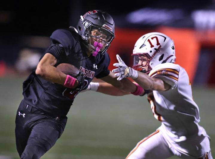Tustin football thumps El Modena with an overwhelming effort