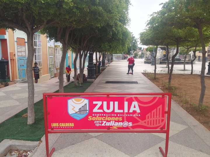 Continúan operativos de limpieza y embellecimiento en avenidas y espacios públicos de Maracaibo