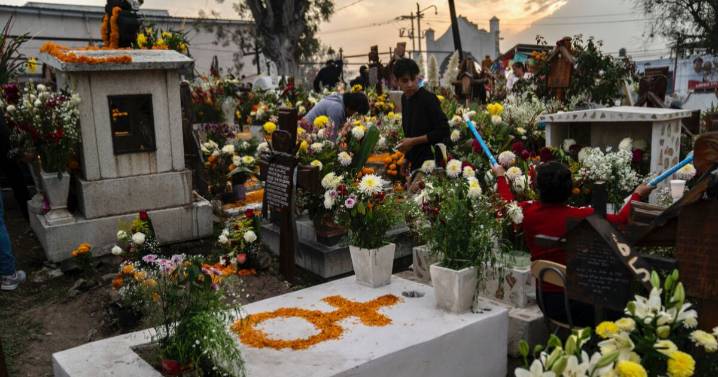 ¿El 1 y 2 de noviembre 2025 son días festivos oficiales o se trabaja normal?