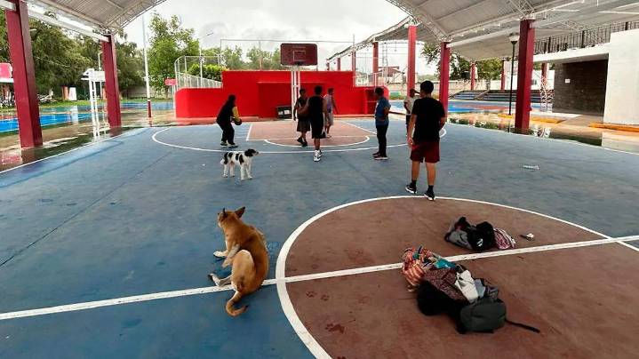 Unidad deportiva de Ixmiquilpan en malas condiciones: Usuarios